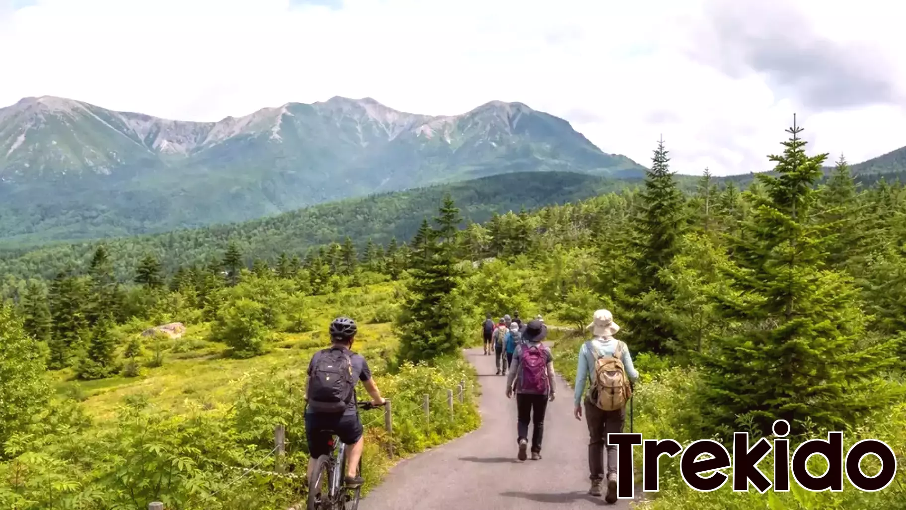 Tourism boom in Japan complicates climate goals